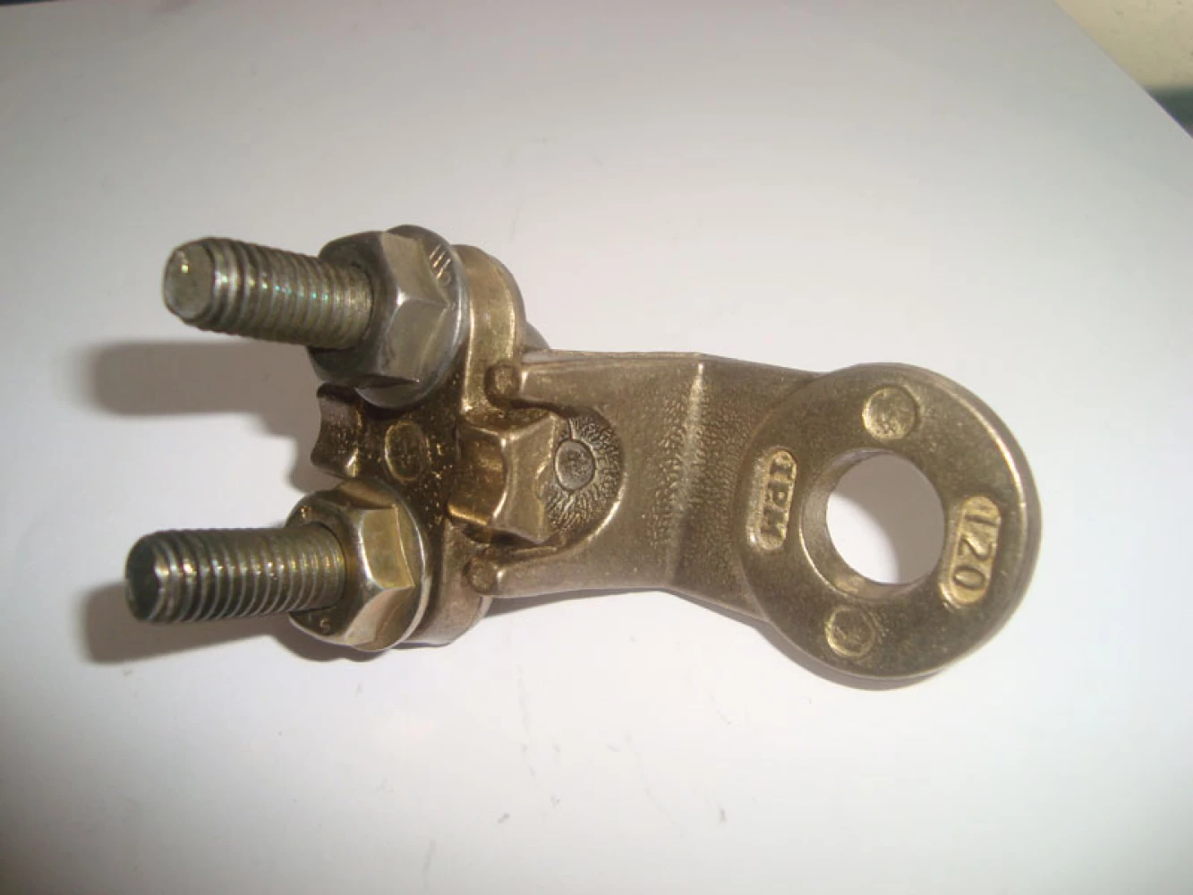 Cosse à bride 120